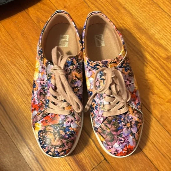 Fitflop flower leather sneakers size 6.5 - Picture 2 of 7